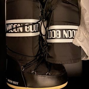 COPY - Moon Boots Org.
